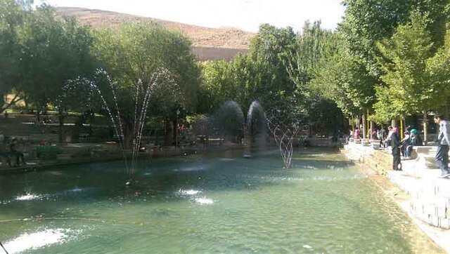 خنکای هوا در کنار چشمههای خروشان را در چهارمحال وبختیاری تجربه کنید