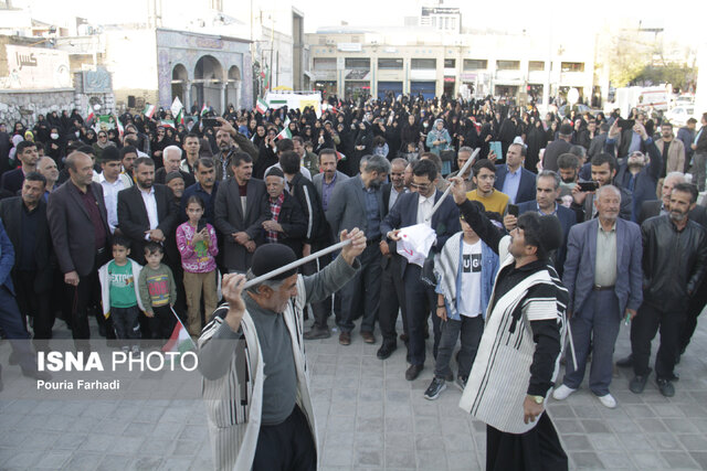 حمایت مردم شهرکرد از حمله شجاعانه سپاه پاسداران انقلاب اسلامی+ عکس