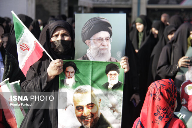 حمایت مردم شهرکرد از حمله شجاعانه سپاه پاسداران انقلاب اسلامی+ عکس