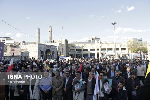 حمایت مردم شهرکرد از حمله شجاعانه سپاه پاسداران انقلاب اسلامی+ عکس