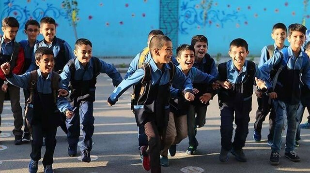 اجباری در خرید لباس فرم جدید برای دانشآموزان وجود ندارد اجباری در خرید لباس فرم جدید برای دانشآموزان وجود ندارد