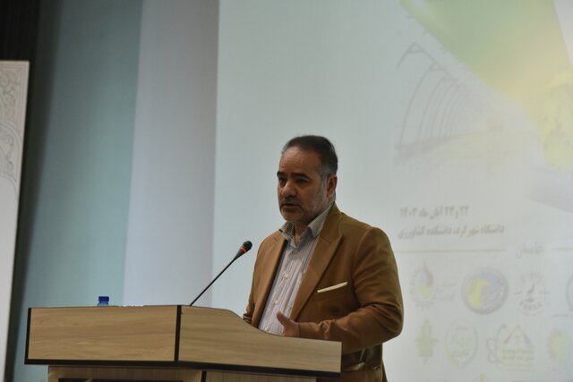 کنگره ملی تولیدات گلخانه و هیدروپونیک به میزبانی دانشگاه شهرکرد افتتاح شد کنگره ملی تولیدات گلخانه و هیدروپونیک به میزبانی دانشگاه شهرکرد افتتاح شد