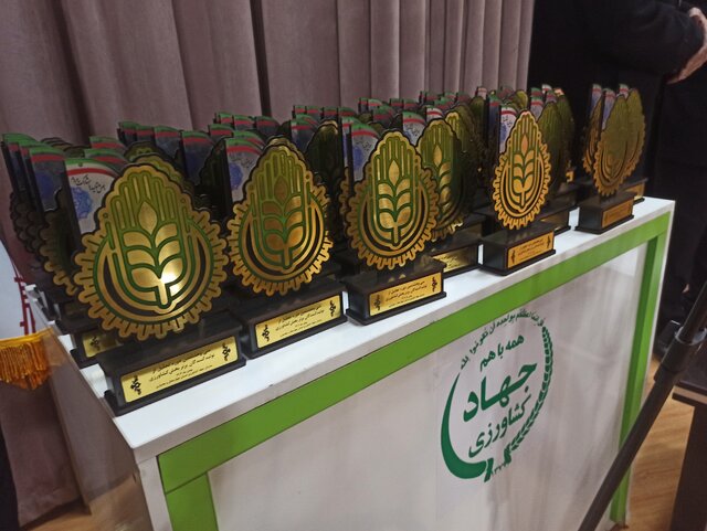 اشتغالزایی ۱۶۰۰ نفر با بهرهبرداری از طرحهای بخش کشاورزی چهارمحال و بختیاری