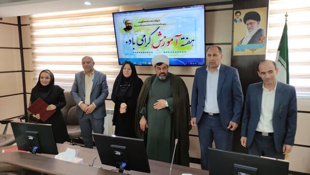 تجلیل از مدرسان برتر مرکز تحقیقات و آموزش کشاورزی چهارمحال‌وبختیاری
