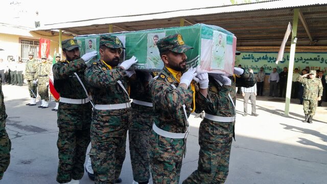 پیکر شهید مدافع امنیت «علی سعیدی» در شهرکرد تشییع شد
