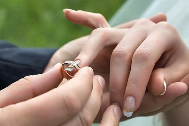 سادگی؛ حلقه‌ی رها شده و به اغما رفته‌ی ازدواج