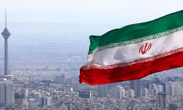حفظ وحدت و دفاع از تمامیت ارضی کشور در راس امور قرار گیرد