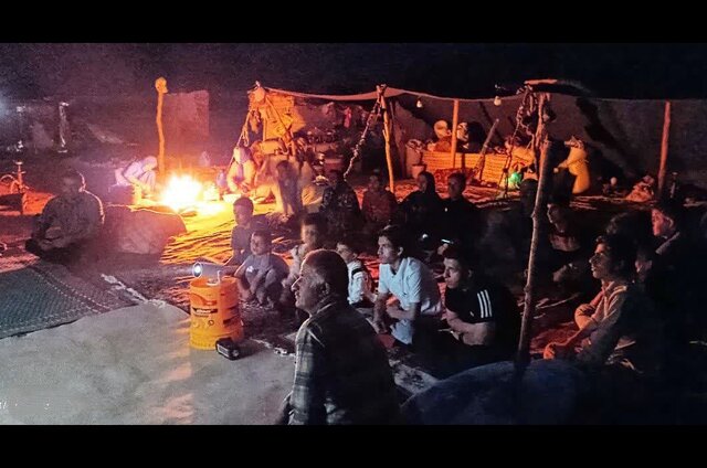 «سینما زیر سقف ستاره‌ها»؛ کودکان عشایر با قصه‌های کانون هم‌دل شدند