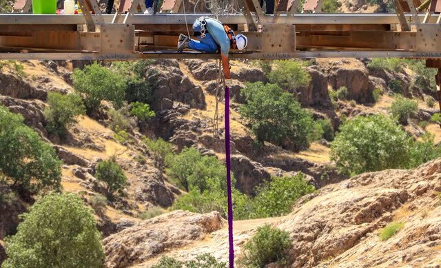 اینجا جایی برای آدمهای معمولی نیست!