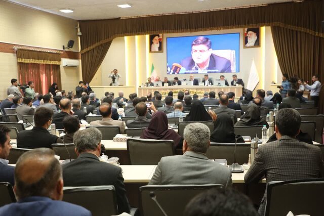 اتصال چهارمحال و بختیاری به شبکه ریلی نیازمند ۴ همت اعتبار است