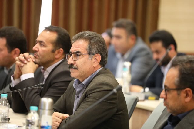 اتصال چهارمحال و بختیاری به شبکه ریلی نیازمند ۴ همت اعتبار است