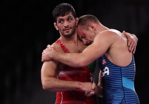 از تشک کشتی تا زندگی؛ چه چیزی یک پهلوان را جاودانه میکند؟