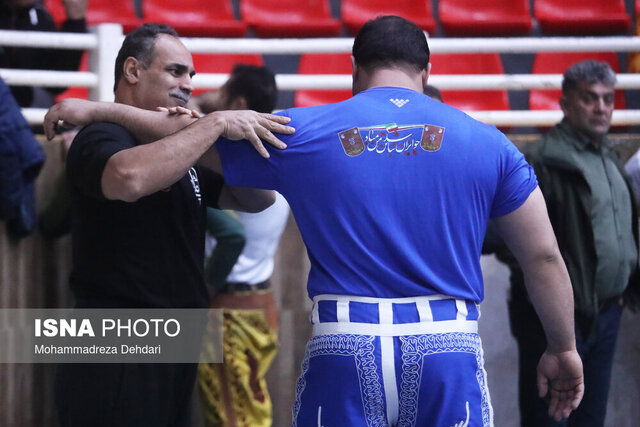 عکس تزیینی است درخشش کارگران چهارمحال و بختیاری در مسابقات پهلوانی و زورخانهای کشور