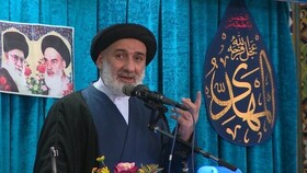 امام جمعه شهرکرد: ۱۳ آبان مصداق عملی مبارزه ملت ایران با استکبار بود