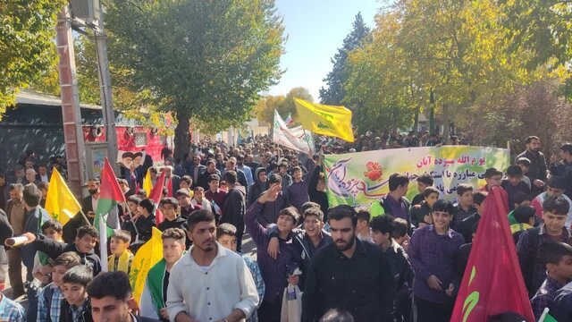 مشاور رئیس مجلس تاکید کرد: ضرورت تعامل با دنیا همراه با ایستادگی در مقابل استکبار جهانی