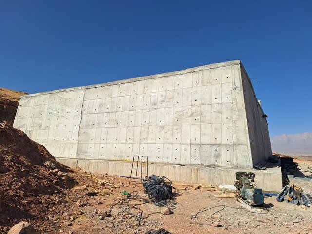 مخزن ذخیره آب طرح نهضت ملی مسکن بروجن در حال ساخت است