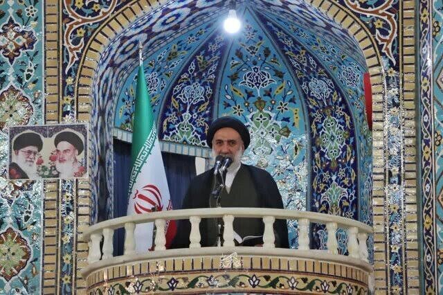 امام جمعه شهرکرد: دانشجویان ثروت ملی کشورند