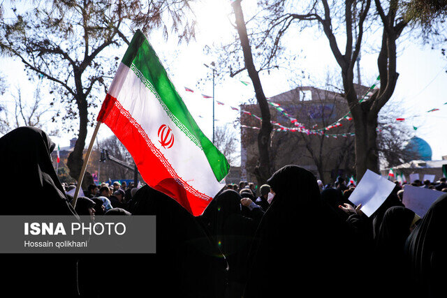 عکس تزئینی است برگزاری راهپیمایی محکومیت اغتشاش آشوبگران همراه با تشییع شهدای امنیت فردا در فارس