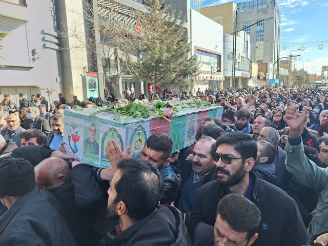 تشییع شهید حافظ امنیت در شهرکرد