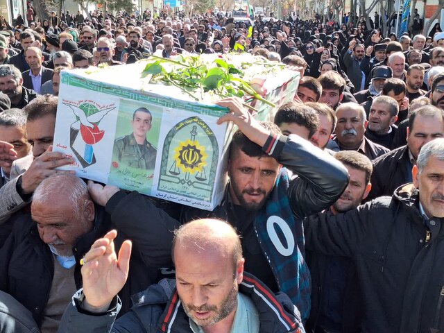 تشییع شهید حافظ امنیت در شهرکرد