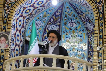 امام جمعه شهرکرد: وحدت و انسجام ملی بزرگ‌ترین برگ برنده ملت ایران است