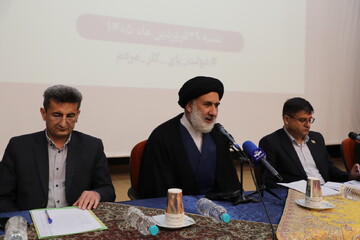 نماینده ولی‌فقیه در چهارمحال و بختیاری: برای رفع مشکلات مردم تلاش شود