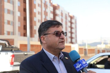 استاندار چهارمحال و بختیاری: هیچ‌گونه کوتاهی در مسیر خانه‌دار شدن مردم پذیرفتنی نیست