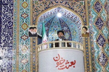 امام جمعه موقت شهرکرد: امتیازات سیاسی و اقتصادی آمریکا، طنابی برای اعدام مردم است