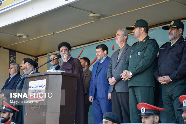 دشمن می‌خواهد در بین اقوام ایرانی اختلاف بیندازد

