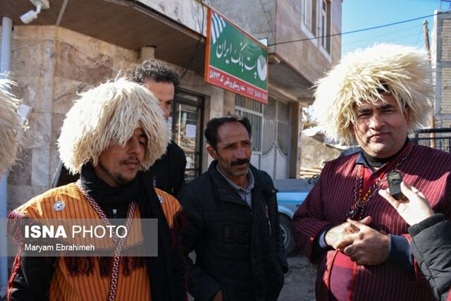 سیل زدگان «آق قلا» به زلزله زدگان «میانه» کمک کردند