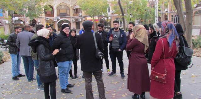 دانشجویان غیر ایرانی با جاذبه‌های تاریخی بزرگترین بازار سرپوشیده جهان آشنا شدند
