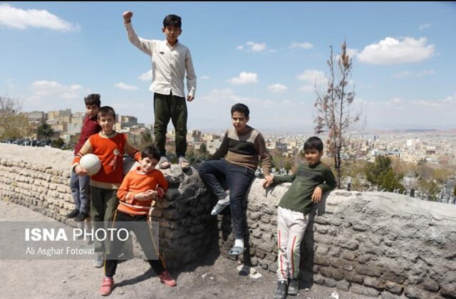 بازی‌های کودکانه در کوچه پس کوچه‌های کرونایی تبریز!