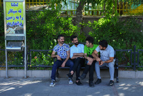 برخی از شهروندان جوان می گویند: بدن ما قوی است و ما جوان هستیم و کرونا مال سالمندان است، اگر آن‌ها در خطر هستند، بیرون نیایند تا محدودیت اعمال نشود، ما در خانه نمی‌مانیم.