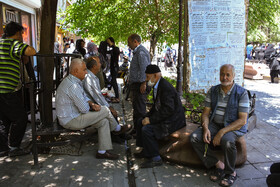 صحبت کردن معمولی هم در صورت ناقل بودن فرد، می‌تواند کرونا را انتقال دهد و استفاده از ماسک به همین دلیل ضرورت دارد.