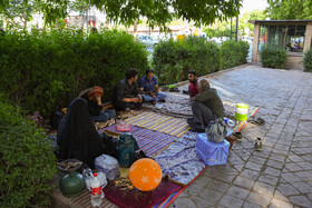 بر اساس تصمیمات گرفته شده در جلسه ستاد مقابله با کرونای شهرستان تبریز، اتراق و تجمع در بوستان‌ها و تفرجگاه‌ها ممنوع است ولی بااین حال مردم توجهی نمی کنند.