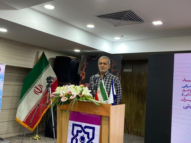 در بحران اقتصادی باید با حداقل امکانات، حداکثر بهرهوری را داشته باشیم در بحران اقتصادی باید با حداقل امکانات، حداکثر بهرهوری را داشته باشیم
