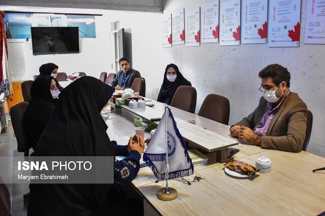 بررسی روند اجرای طرح توانمندسازی زنان سرپرست خانوار آذربایجان شرقی