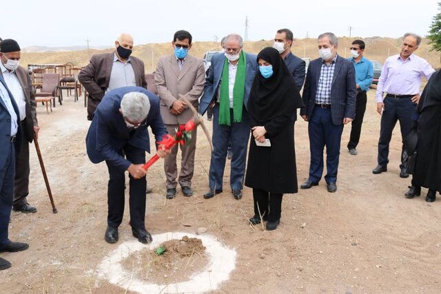 کلنگ زنی دوازدهمین مرکز حرفه آموزی دختران در شهرستان هشترود 