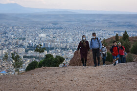 کوه سرخاب یا «عینالی داغی» مجموعه بلندی‌ها، دره‌ها و تپه‌های سرخ رنگ و جزو کوه‌های «مورو» هستند، این کوه مشرف به شهر تبریز بوده و در بخش شمالی این شهر قرار گرفته است، ارتفاع آن در بلند‌ترین نقطه ۱۹۶۰ متر از سطح دریا است.