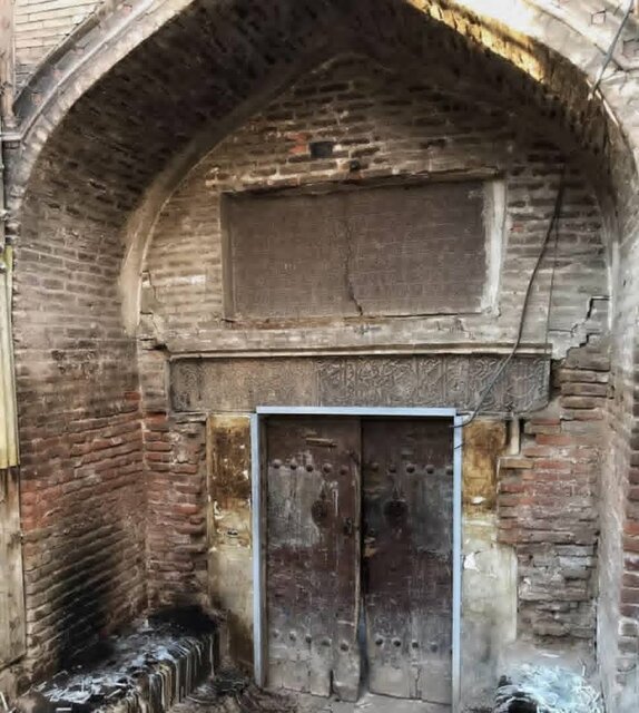 روشن کردن شمع در مجموعه‌ی تاریخی حسن پادشاه، این‌بار به خیر گذشت