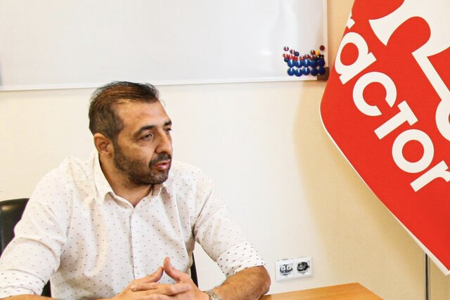 باید از منصوریان حمایت کنیم