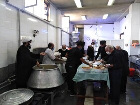 توزیع غذای گرم در امام‌زاده سیدمحمد کججانی(ع) تبریز