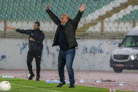 دیدار تیم‌های فوتبال تراکتور و نفت مسجدسلیمان