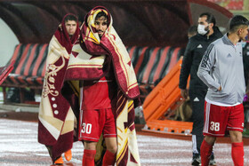 دیدار تیم‌های فوتبال تراکتور و نفت مسجدسلیمان