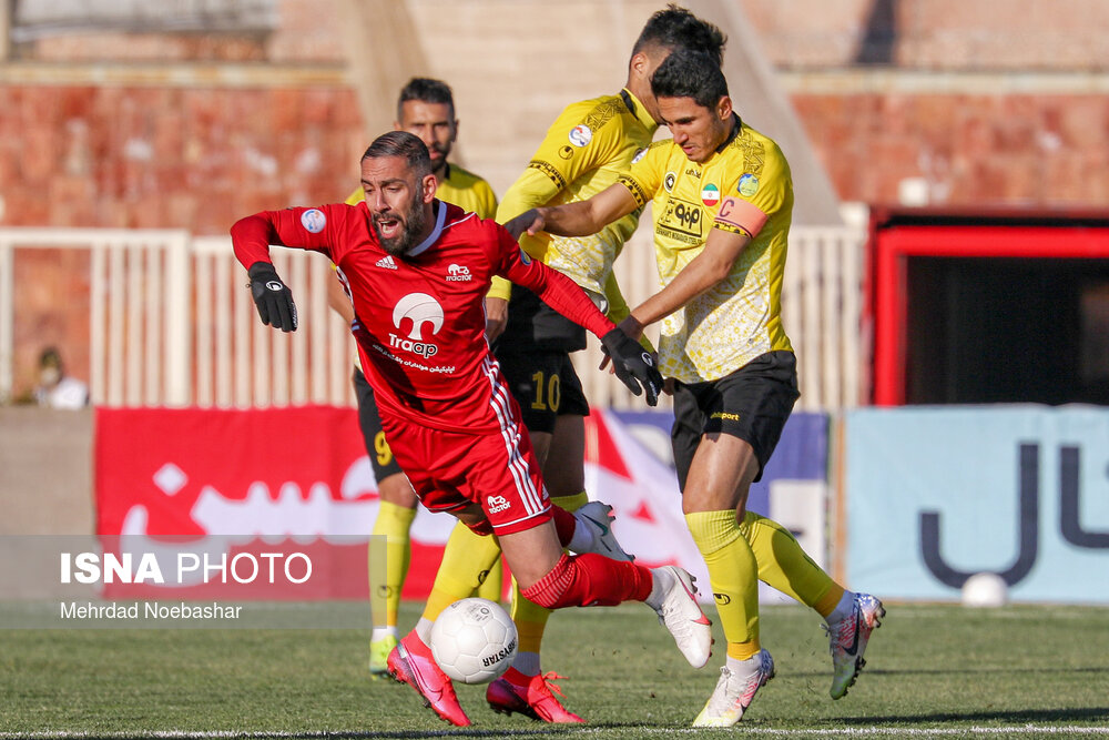 File:Sepahan FC vs Tractor Sazi FC, 20 October 2022 - 04.jpg - Wikimedia  Commons