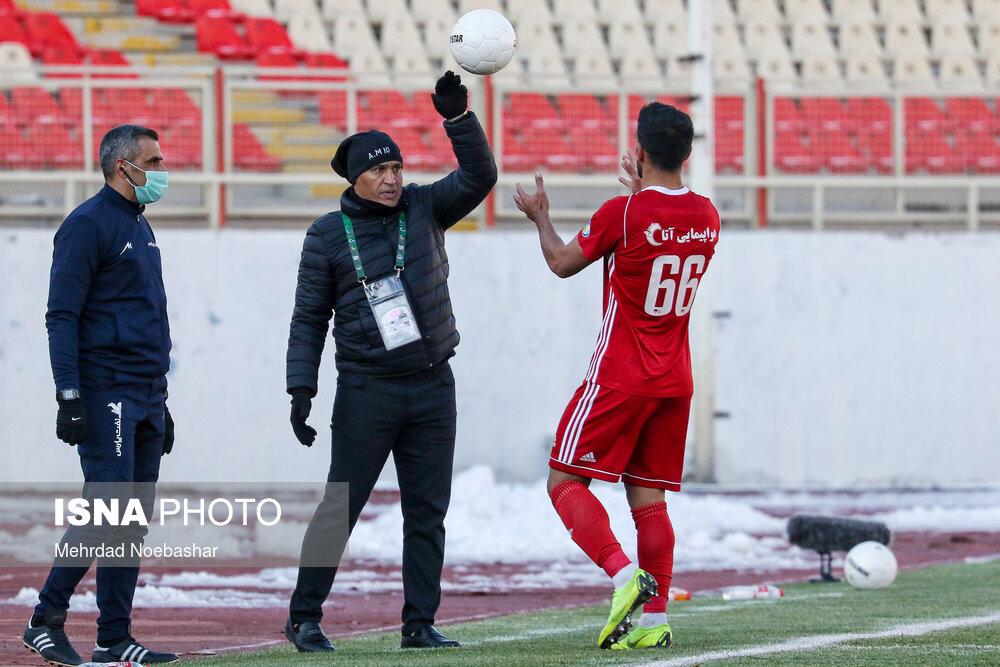 File:Sepahan FC vs Tractor Sazi FC, 20 October 2022 - 02.jpg - Wikimedia  Commons