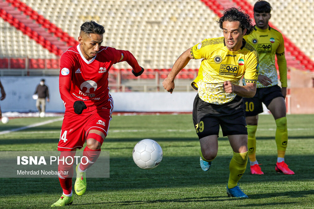 File:Sepahan FC vs Tractor Sazi FC, 20 October 2022 - 04.jpg - Wikimedia  Commons