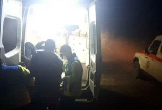 امدادرسانی نجاتگران شهرستان هوراند به فرد سقوط کرده در کوه 