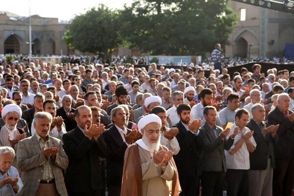 نماز عید فطر در تبریز در فضای باز برگزار می‌شود
