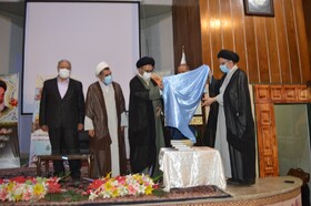 رونمایی از کتاب "سیره اخلاقی و تربیتی امام علی(ع)" به قلم امام جمعه تبریز